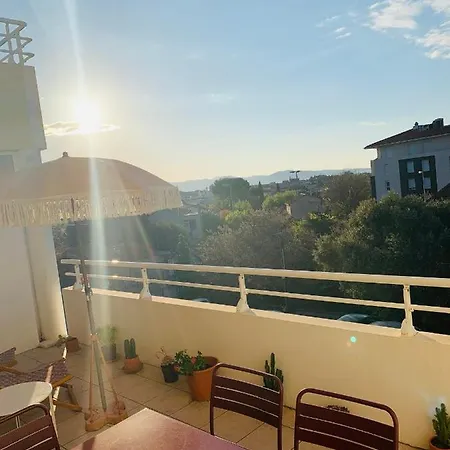 Le Saint Loup Apartment *